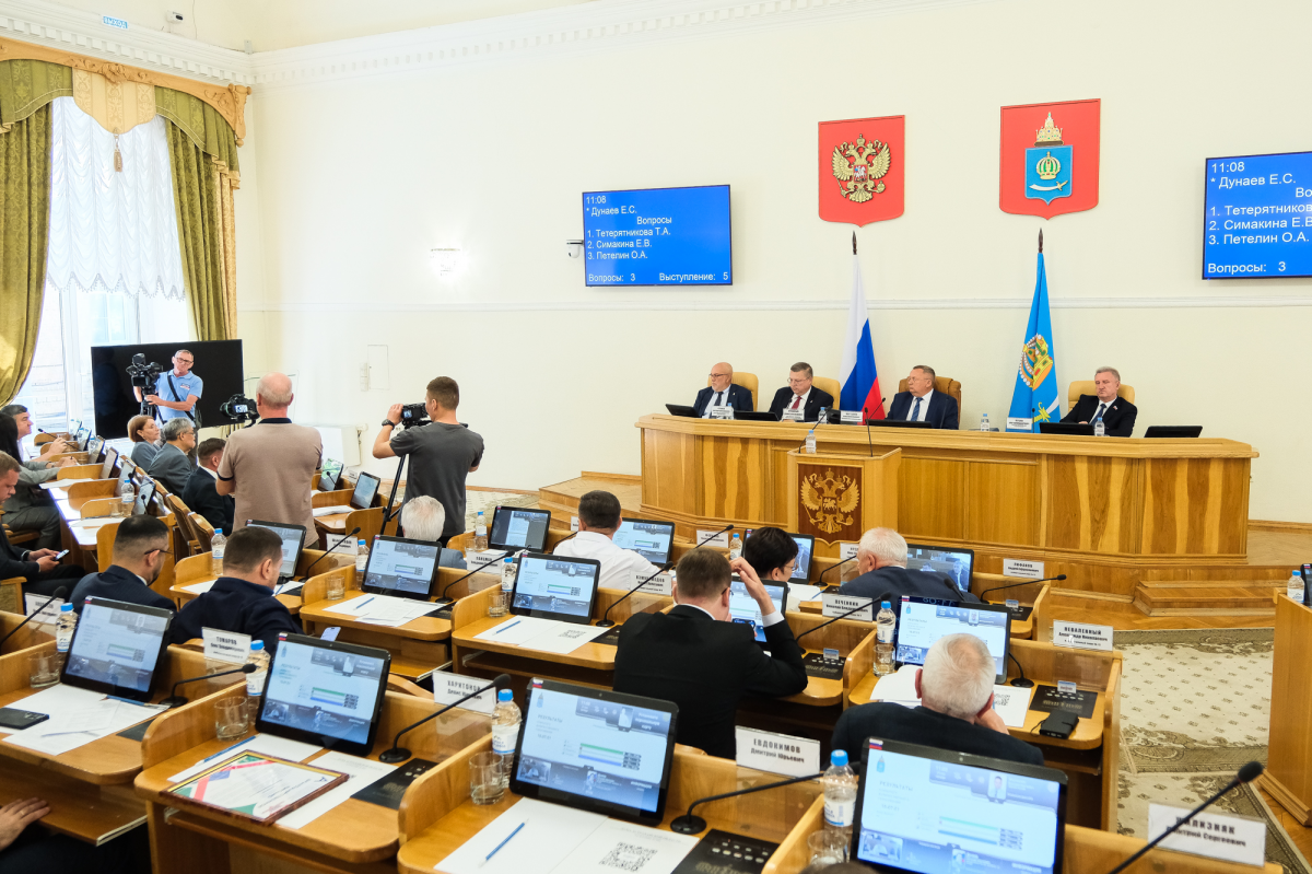 «Социальная сфера – приоритет»: депутаты Думы Астраханской области рассмотрели отчеты об исполнении регионального бюджета за первый квартал 2026 года