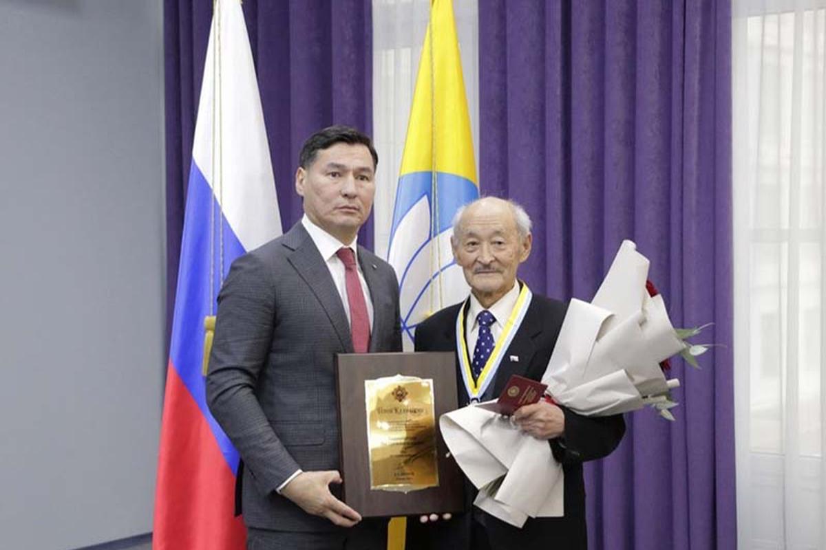 Прощание с легендой Калмыкии — скончался профессор Лаг Бадмахалгаев