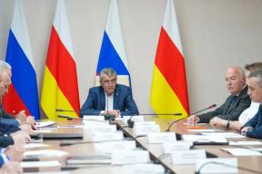 «Не покупайте впрок»: Меняйло держит на контроле ситуацию с топливом в Северной Осетии