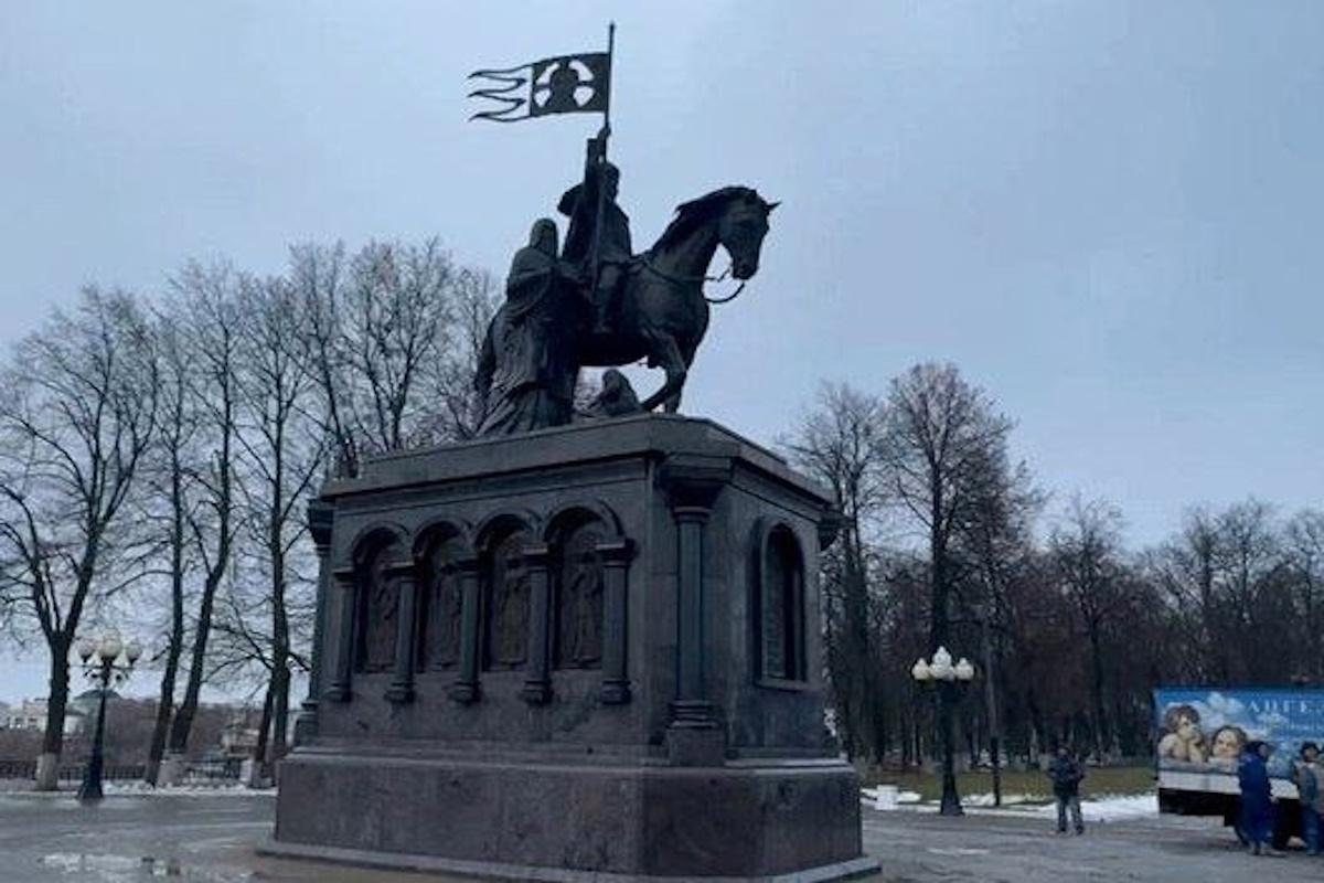 В центре Владимира отреставрировали памятник основателю города
