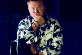 Измена, блокировка и больничная койка: Что происходит в семье звезды «Физрука» Сычева