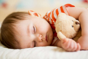 Age when babies start sleeping through the night without waking up: commentary from a sleep counselor