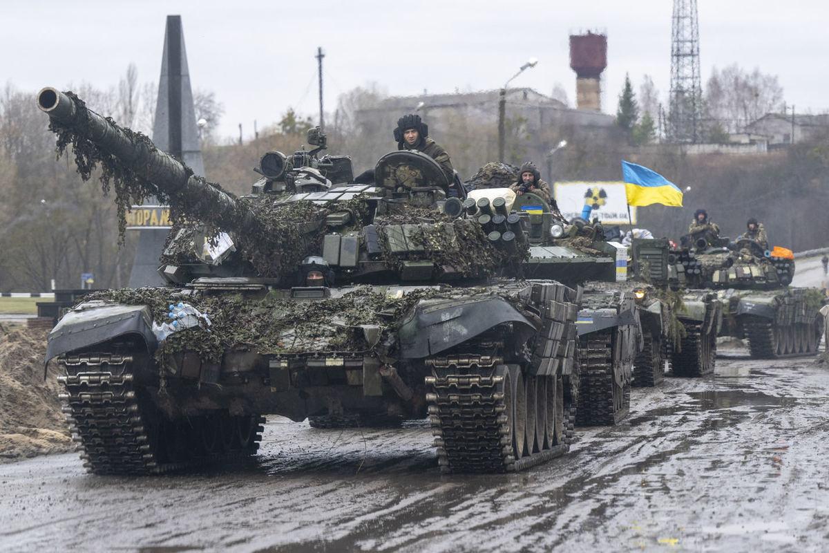 Украинские военные перебрасывают силы с южнодонецкого направления