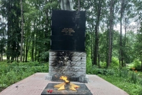 В Ярославской области подожгли памятник героям Великой отечественной войны