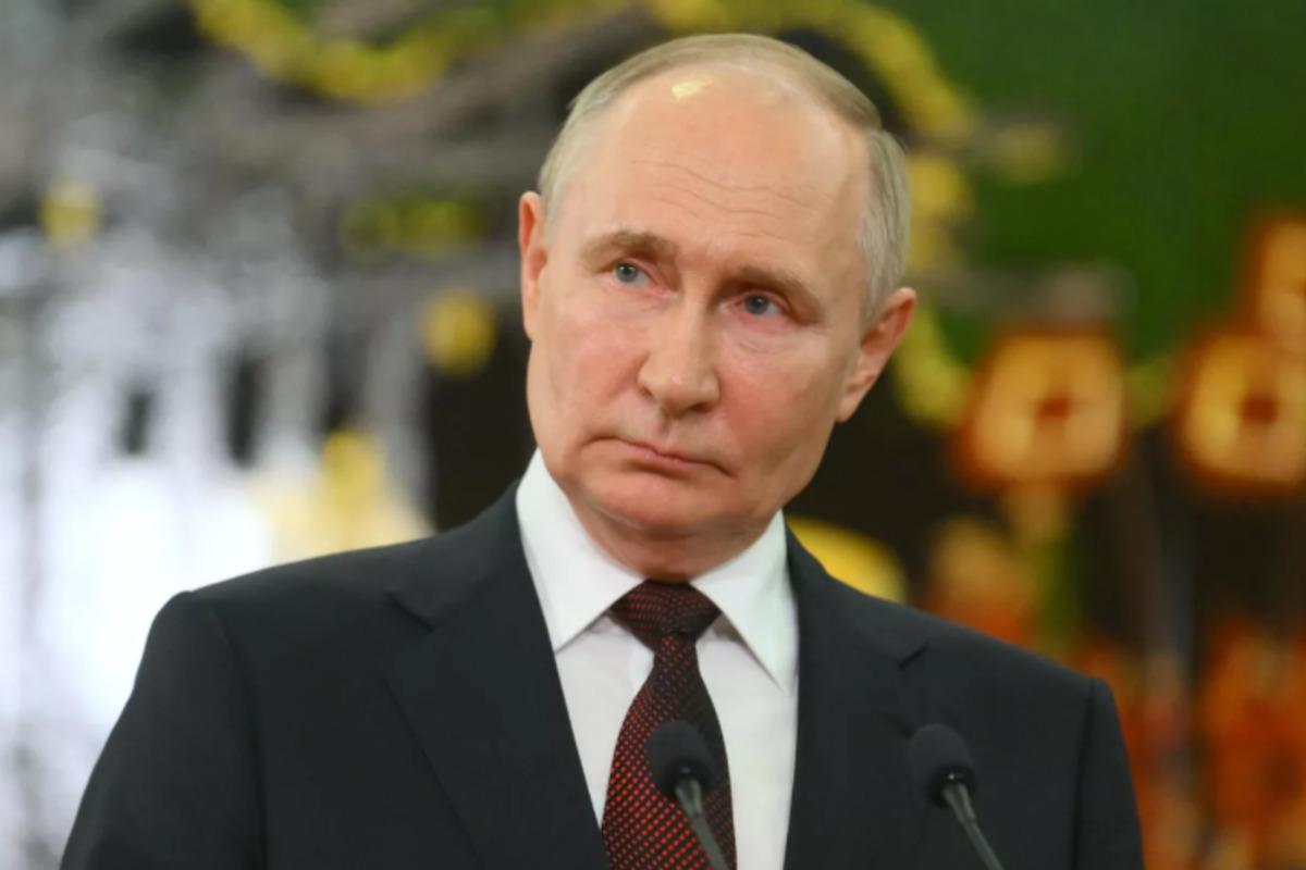 Путин заглянул на стенд RT с кофейней на саммите «Россия — Африка»